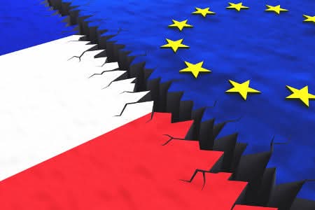 Emmanuel Macron officialise le Frexit